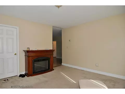 152 Burnside Ave, Woonsocket, RI 02895 photo 8