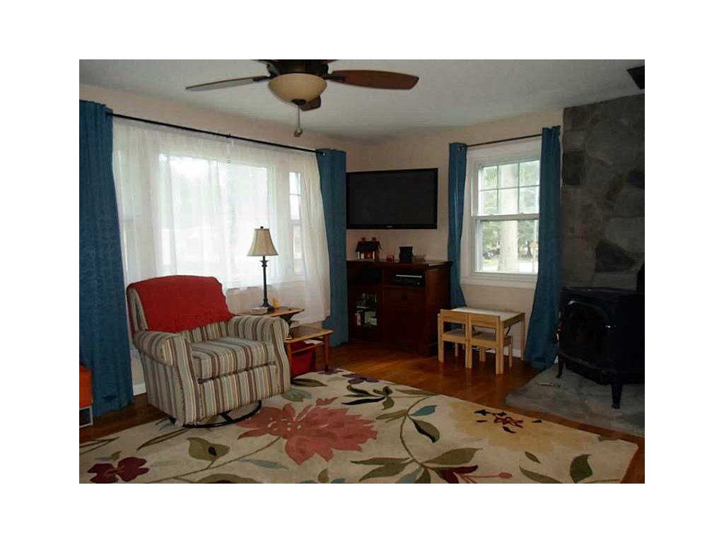 61 Adrian St, Warwick, RI 02886 photo 11