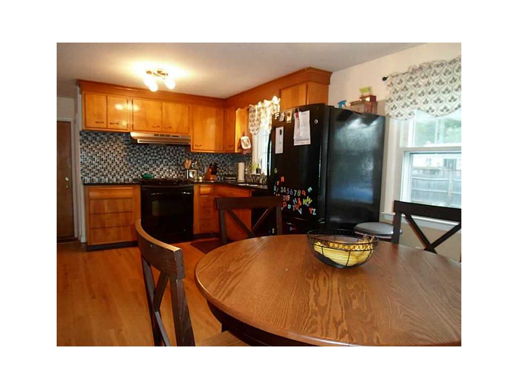 61 Adrian St, Warwick, RI 02886 photo 7