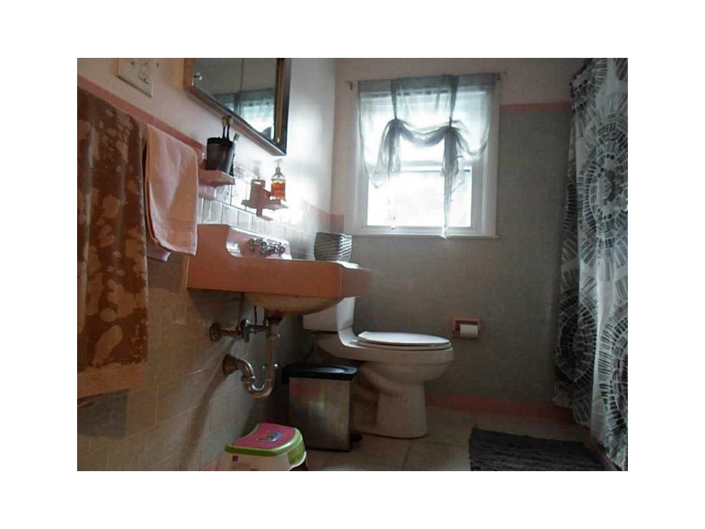 61 Adrian St, Warwick, RI 02886 photo 19