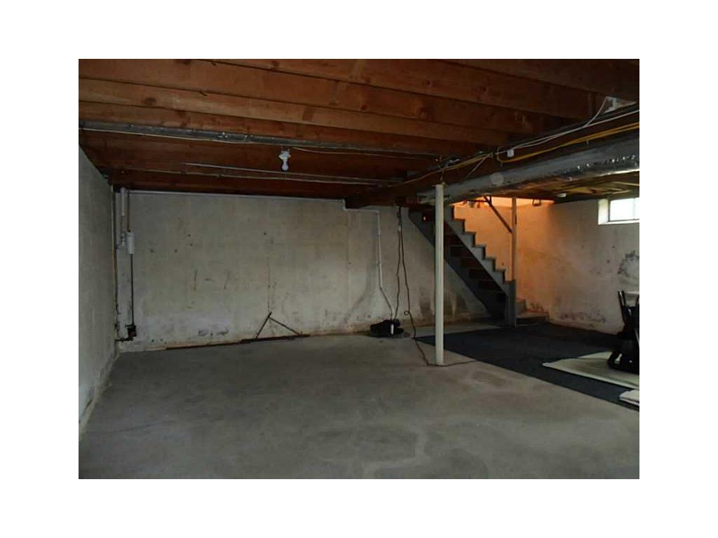 61 Adrian St, Warwick, RI 02886 photo 20