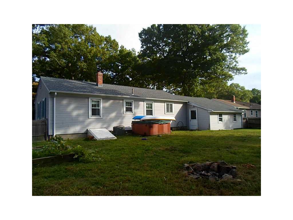 61 Adrian St, Warwick, RI 02886 photo 5