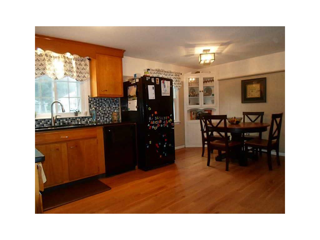 61 Adrian St, Warwick, RI 02886 photo 8