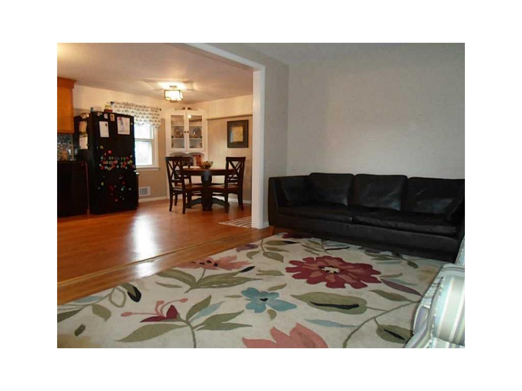 61 Adrian St, Warwick, RI 02886 photo 12