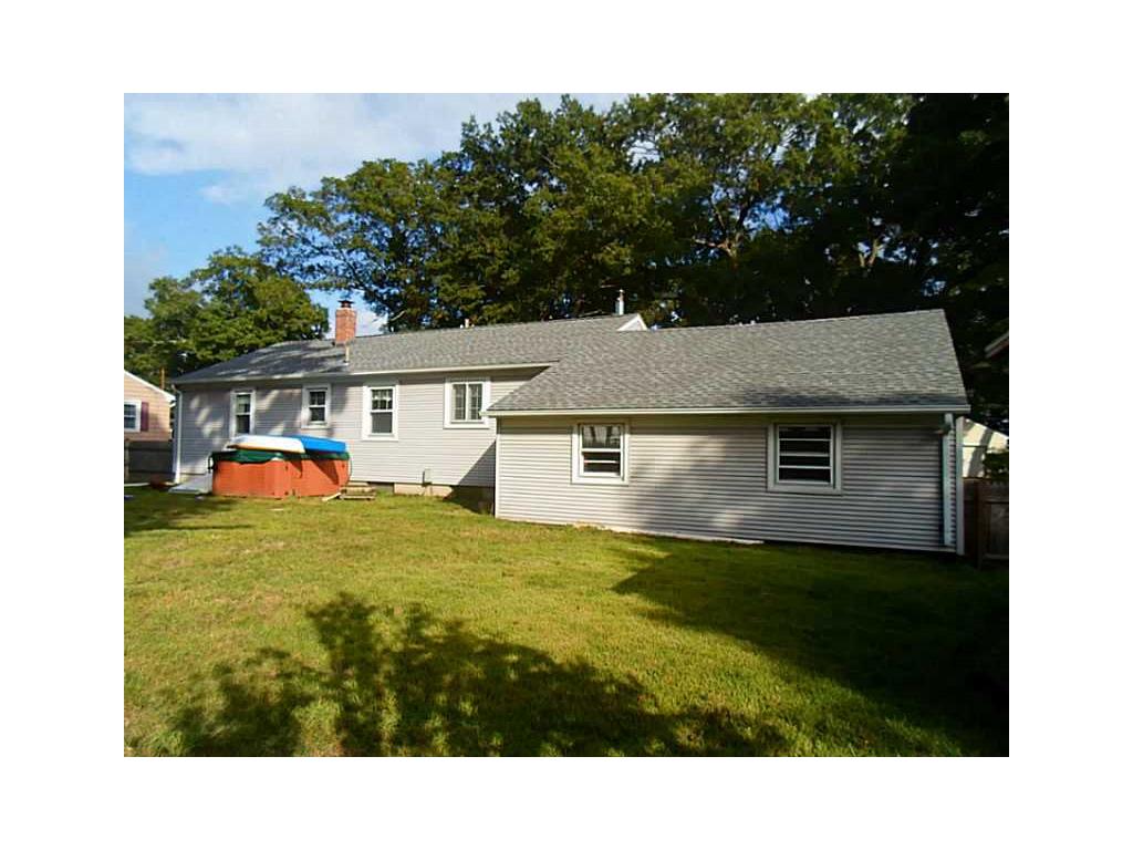 61 Adrian St, Warwick, RI 02886 photo 4