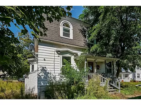954 Park Ave, Woonsocket, RI 02895 photo 4