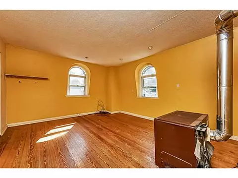 954 Park Ave, Woonsocket, RI 02895 photo 13