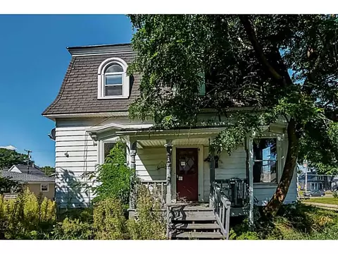 954 Park Ave, Woonsocket, RI 02895 photo 2
