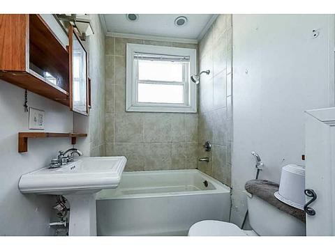 954 Park Ave, Woonsocket, RI 02895 photo 8