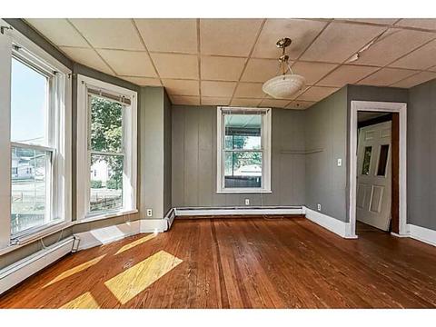 954 Park Ave, Woonsocket, RI 02895 photo 11