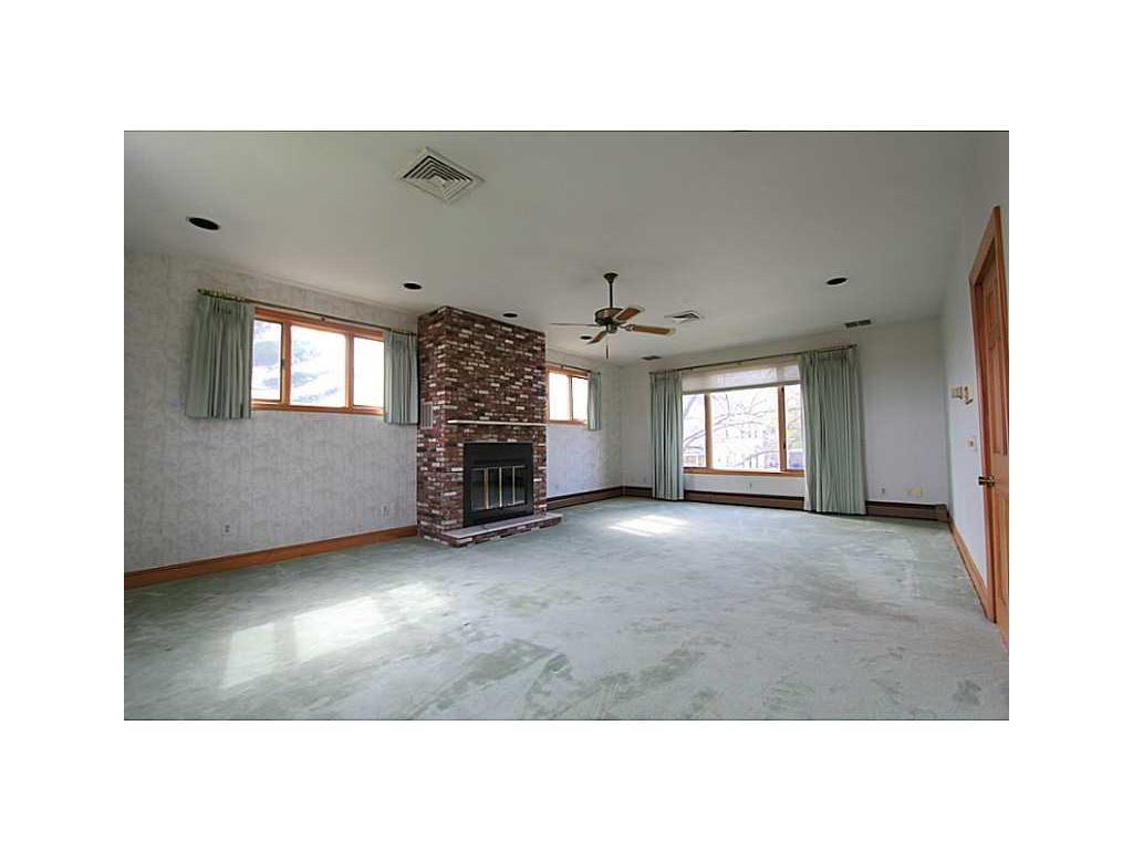 25 Silver Spring Ave, Riverside, RI 02915 photo 16