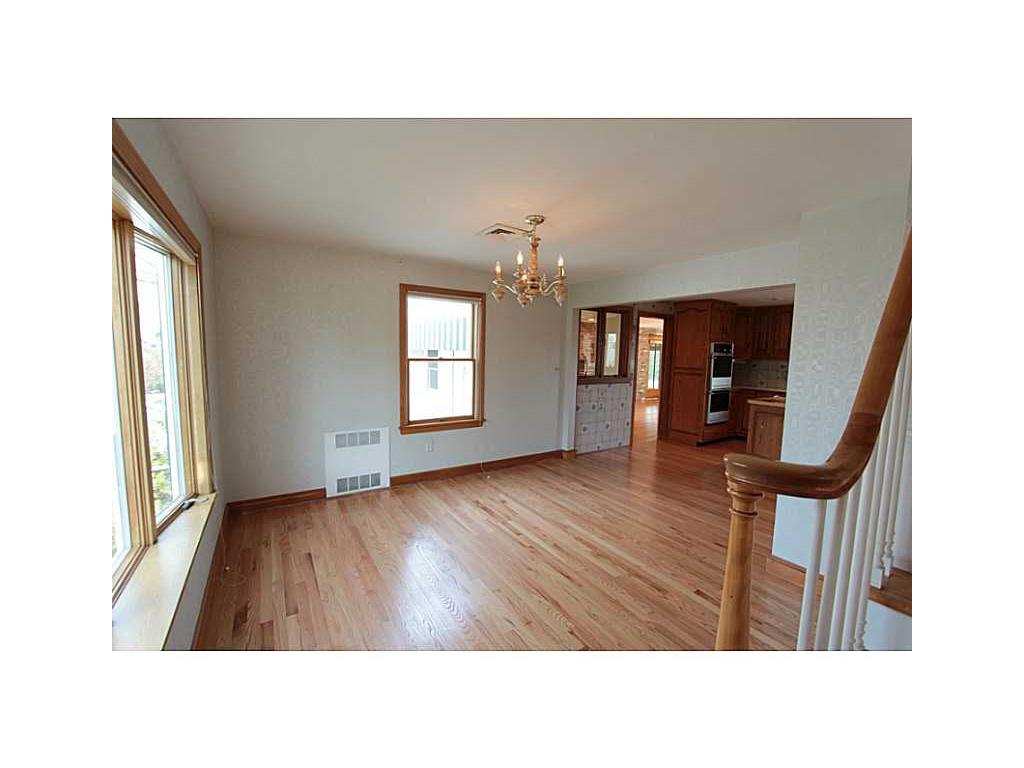25 Silver Spring Ave, Riverside, RI 02915 photo 9