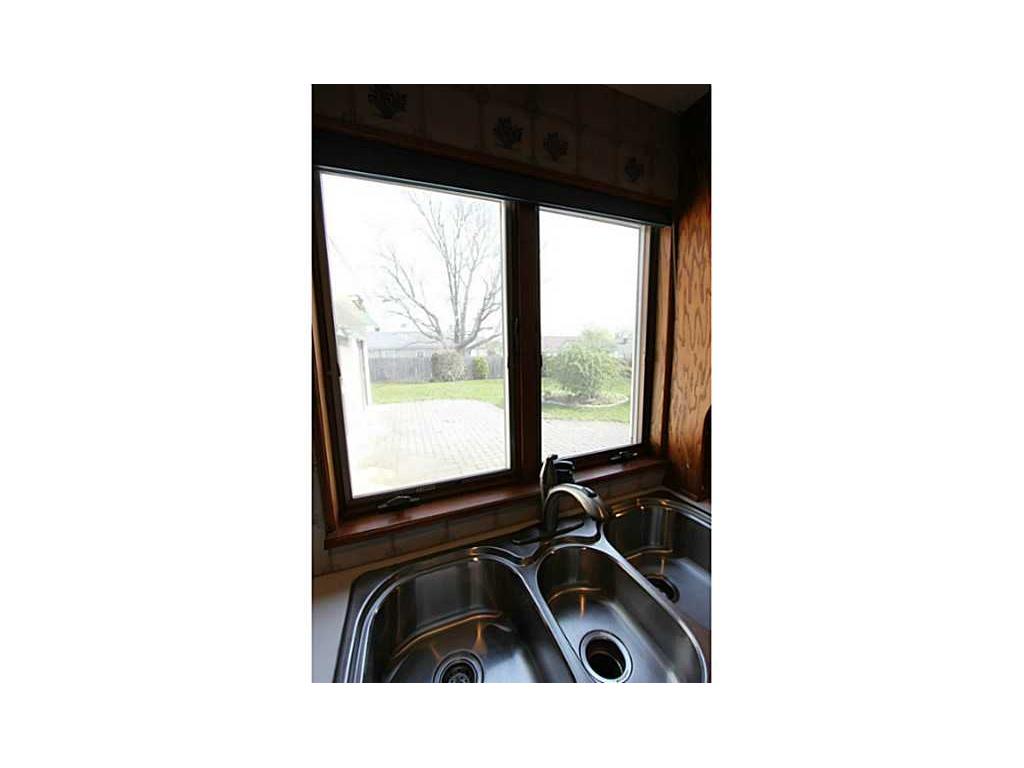 25 Silver Spring Ave, Riverside, RI 02915 photo 8