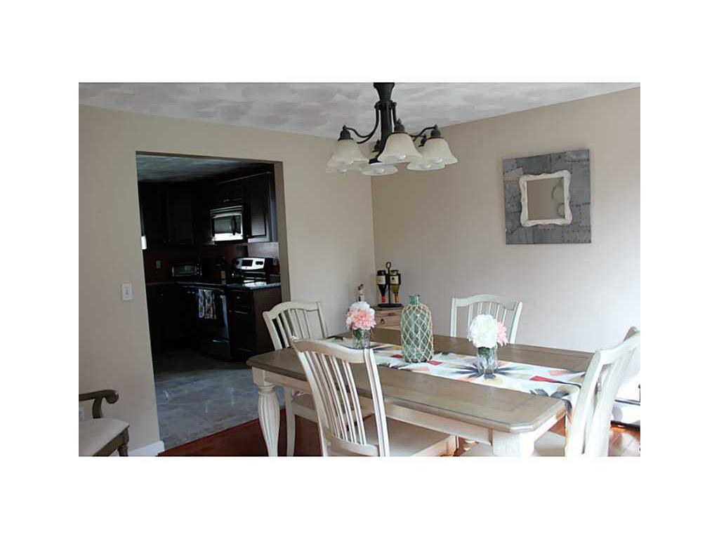 11 Thomas St, Warwick, RI 02886 photo 9