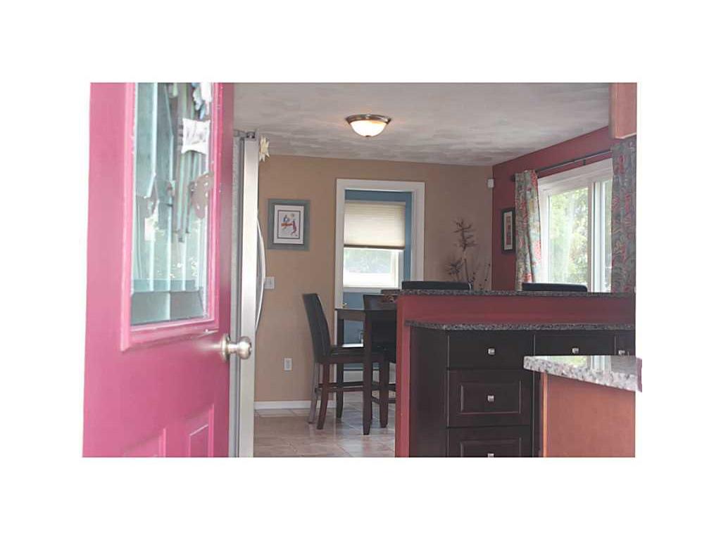 11 Thomas St, Warwick, RI 02886 photo 5