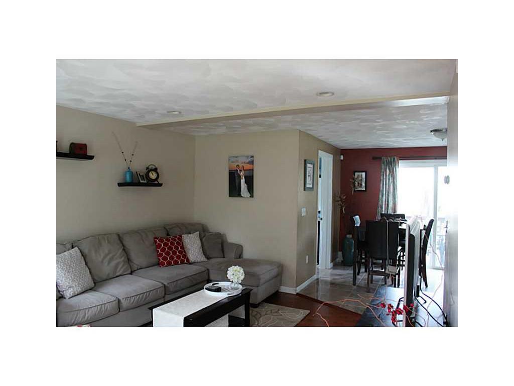 11 Thomas St, Warwick, RI 02886 photo 6