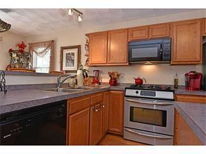 63 Dundas Ave, Warwick, RI 02889 photo 10