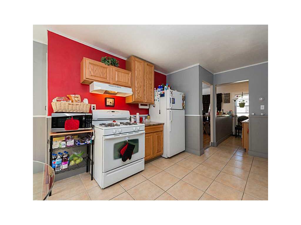 284 Orchard St, Woonsocket, RI 02895 photo 16