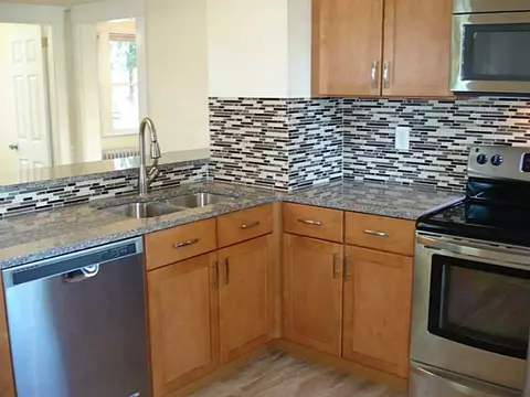 360 Post Rd, Warwick, RI 02888 photo 4