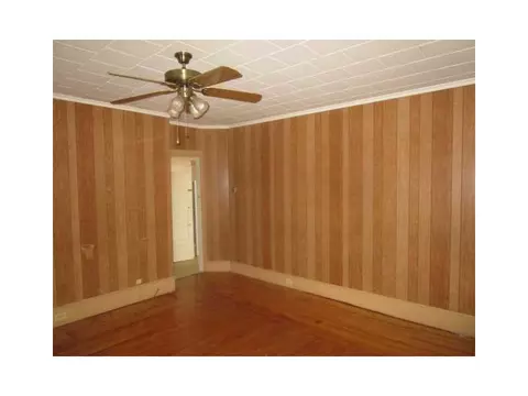 22 Grove St, Woonsocket, RI 02895 photo 4