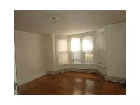 22 Grove St, Woonsocket, RI 02895 photo 5