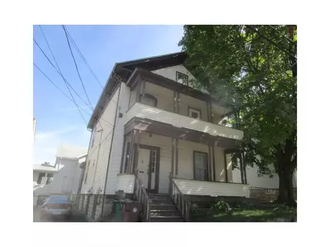 22 Grove St, Woonsocket, RI 02895 photo 2