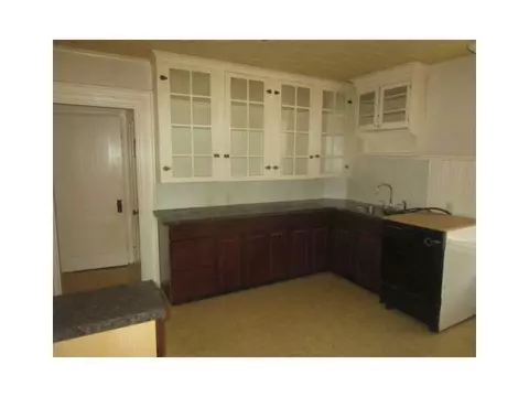 22 Grove St, Woonsocket, RI 02895 photo 12