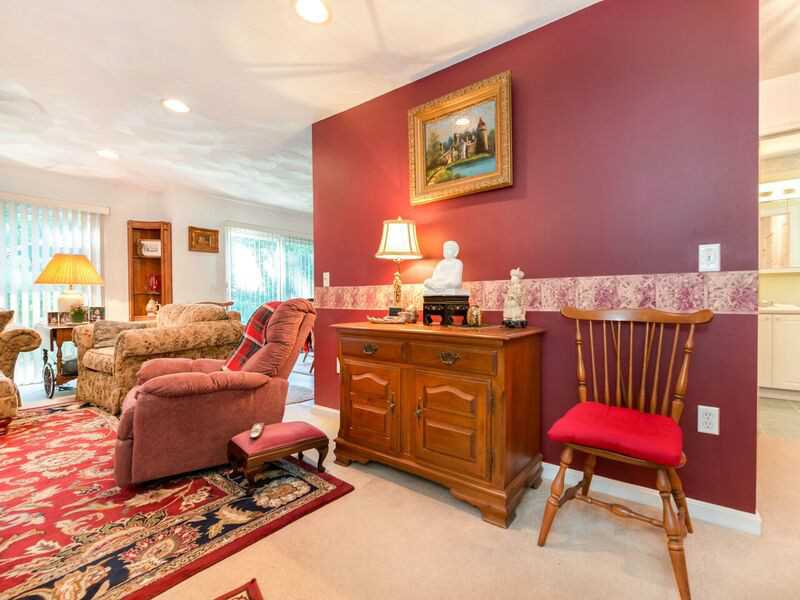 26 Devlin Cir, Blackstone, MA 01504 photo 12