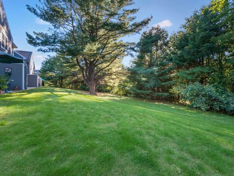 26 Devlin Cir, Blackstone, MA 01504 photo 4