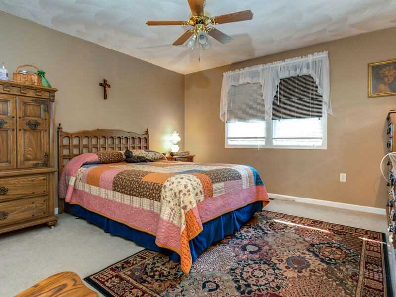 26 Devlin Cir, Blackstone, MA 01504 photo 17