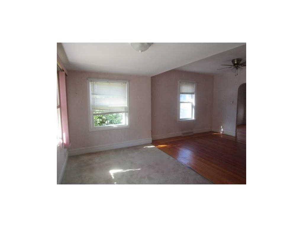 59 Wayne St, Fall River, MA 02721 photo 4