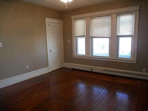 612 Providence St, Woonsocket, RI 02895 photo 9