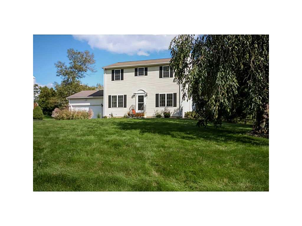 39 Fieldstone Dr, Coventry, RI 02816 photo 2