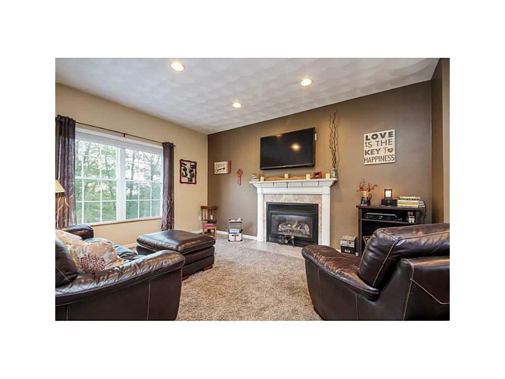 39 Fieldstone Dr, Coventry, RI 02816 photo 4