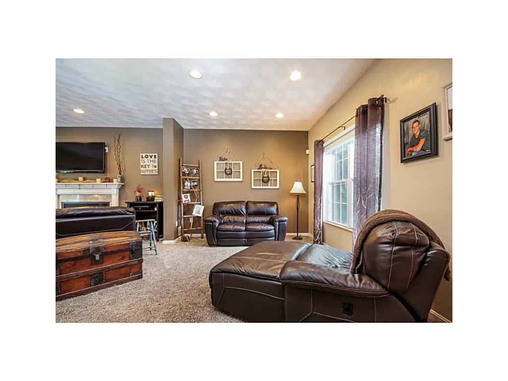 39 Fieldstone Dr, Coventry, RI 02816 photo 5
