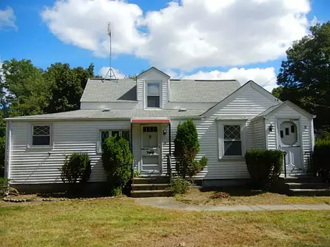 8 Doris St, Coventry, RI 02816 photo 2