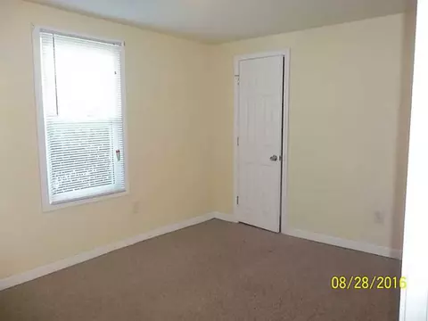 79 Uncas St, Warwick, RI 02889 photo 5