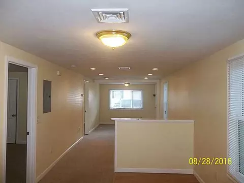 79 Uncas St, Warwick, RI 02889 photo 3