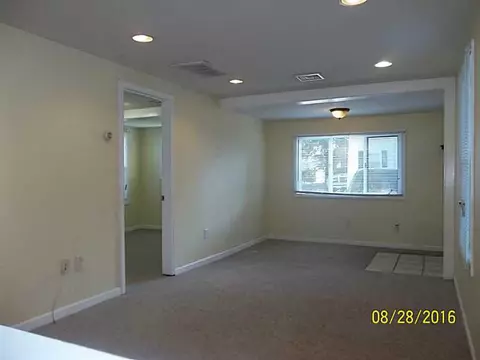 79 Uncas St, Warwick, RI 02889 photo 9