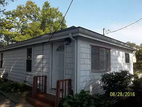 79 Uncas St, Warwick, RI 02889 photo 12