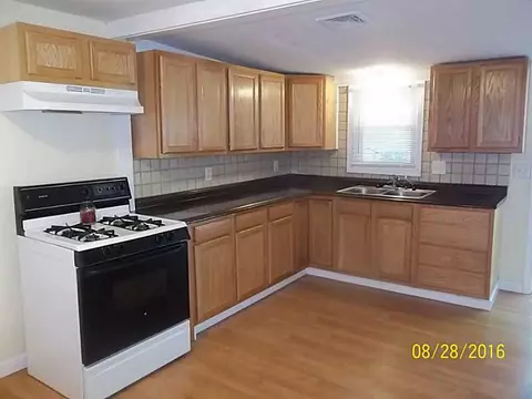 79 Uncas St, Warwick, RI 02889 photo 1