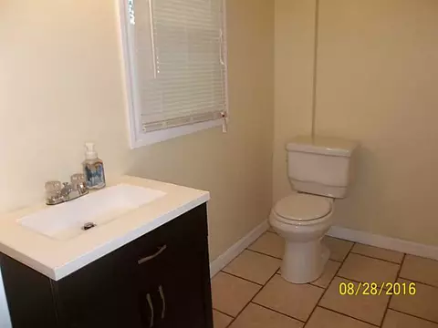 79 Uncas St, Warwick, RI 02889 photo 2