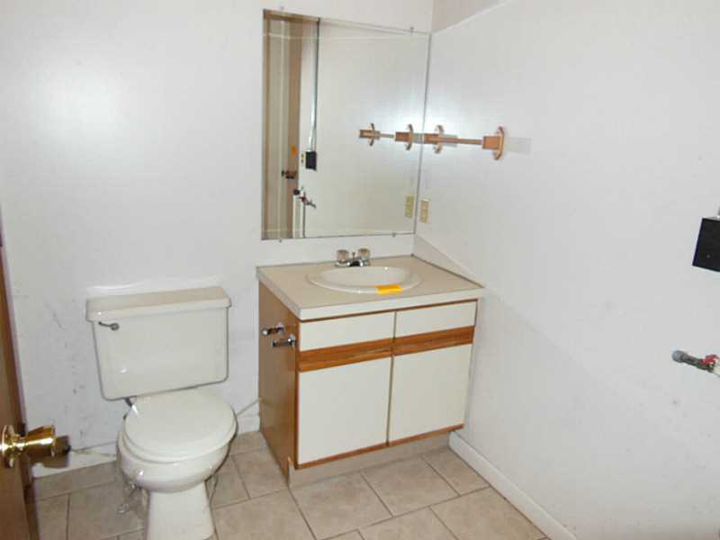 61 Reed St, Warwick, RI 02886 photo 9