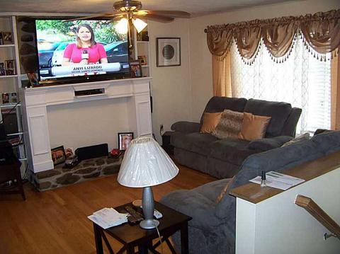165 Saint Agnes Ave, Woonsocket, RI 02895 photo 9