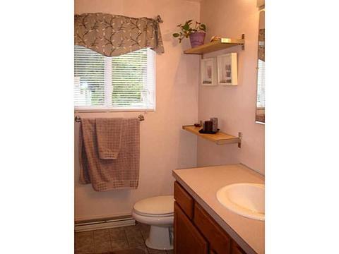 19 Calhoun Ave, Warwick, RI 02886 photo 8