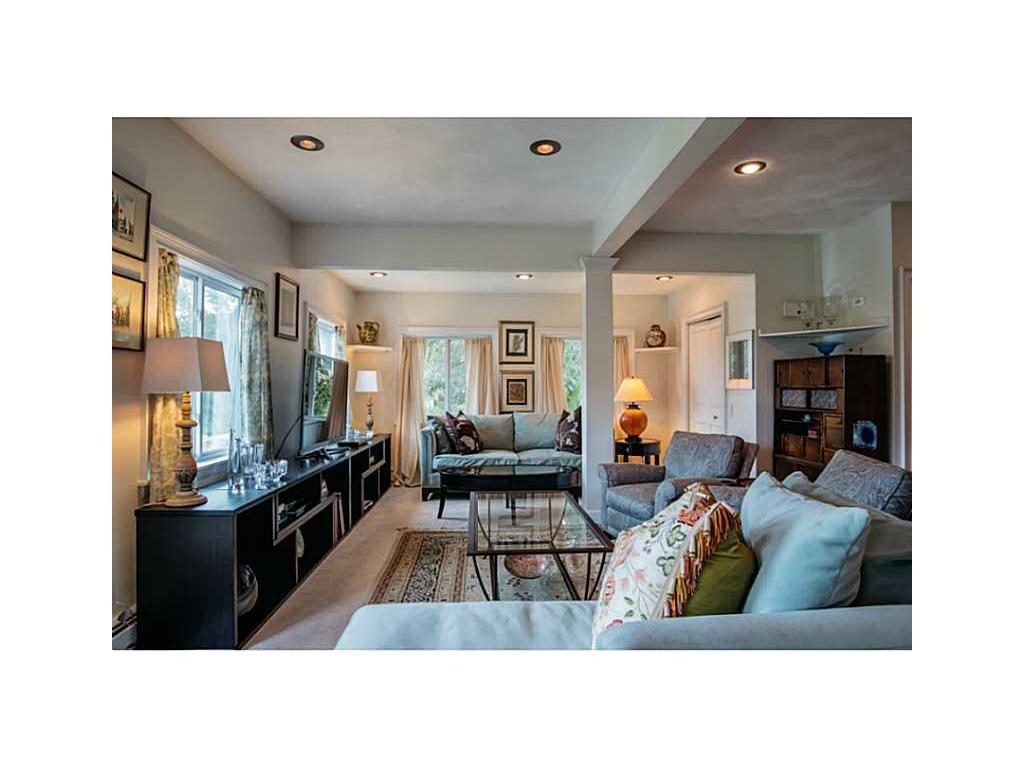 90 Surf Ave, Warwick, RI 02889 photo 9