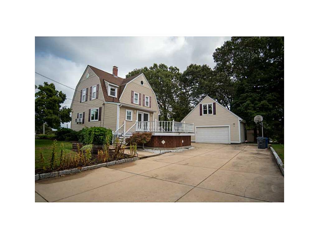 90 Surf Ave, Warwick, RI 02889 photo 4