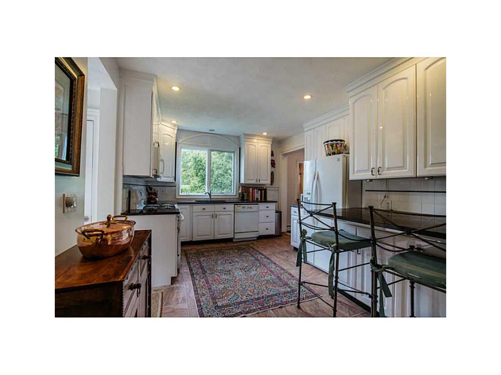 90 Surf Ave, Warwick, RI 02889 photo 5