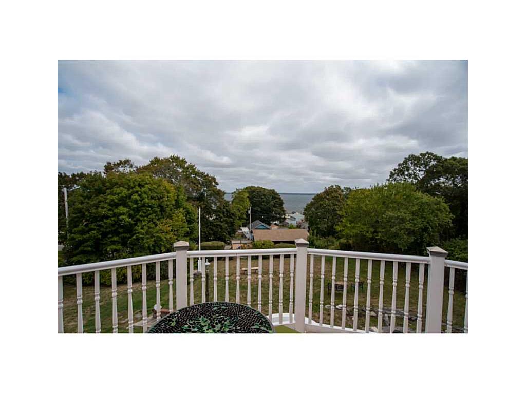 90 Surf Ave, Warwick, RI 02889 photo 17