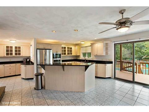 4 Seacrest Dr, Westerly, RI 02891 photo 5